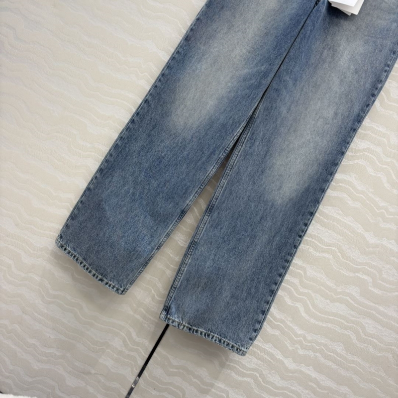 Ce1i*e jeans